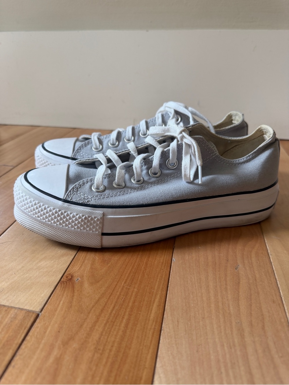 Converse Platform Sneakers—Size 7 (fits like an 8)